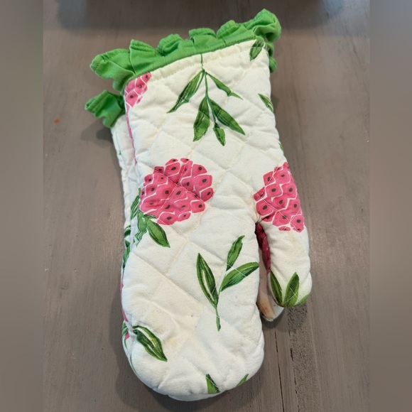 Pomegranate Floral Oven Mitts w/ Green Ruffle, Set of 2 - Picture 2 of 6